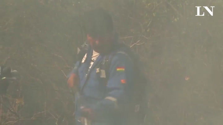 Evo Morales actuó como bombero en la región de la Amazonía de Bolivia - Fuente: Reuters
