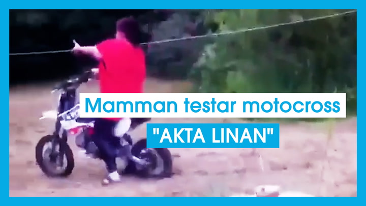 Mamman testar motocross – "AKTA LINAN"