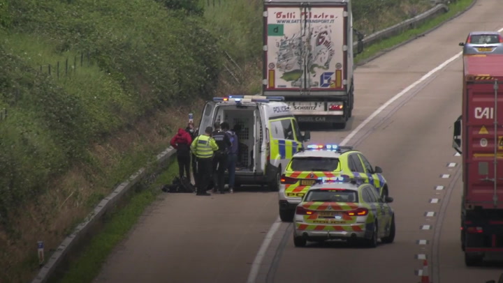 Twelve suspected migrants found ‘struggling to breathe’ in lorry on M25