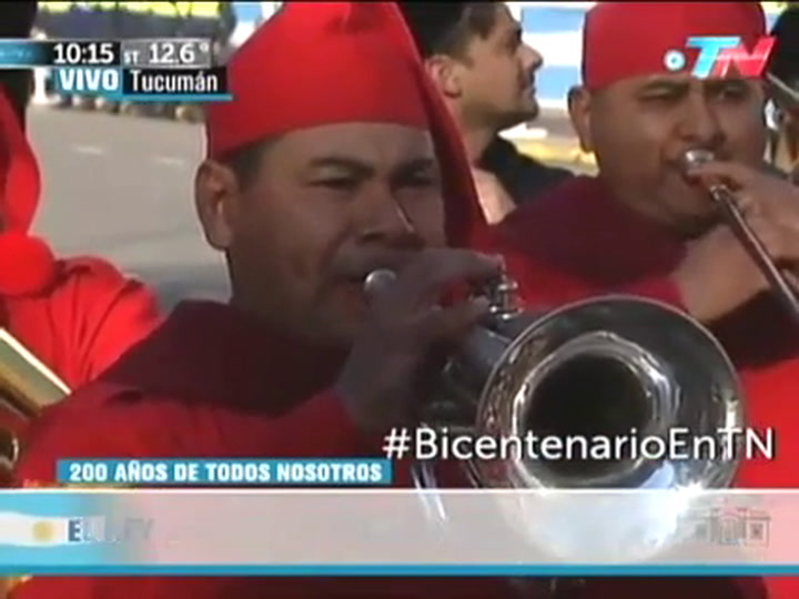 El Himno Nacional Argentino en la plaza Independencia por los festejos del bicentenario
