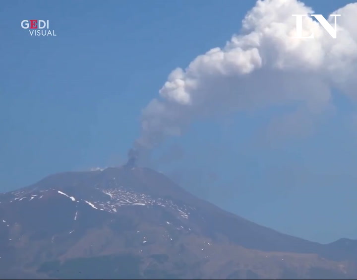 Entró en erupción el Etna, el volcán más grande de Europa