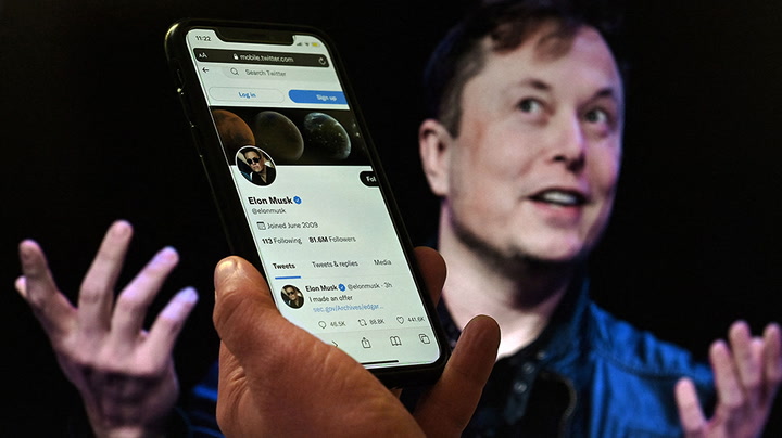 Elon Musk rumoured to be considering putting Twitter behind paywall