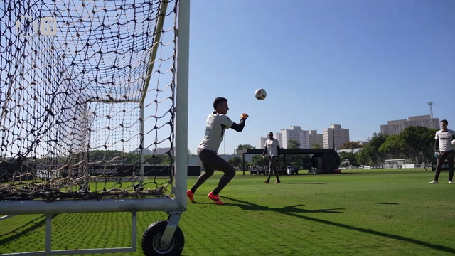 Corinthians faz último treino antes de viagem para Paraguai