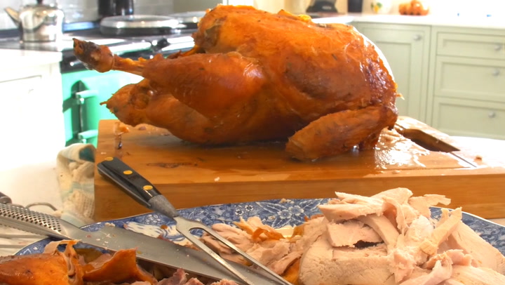 How to cook a perfect Christmas turkey using expert's simple tricks