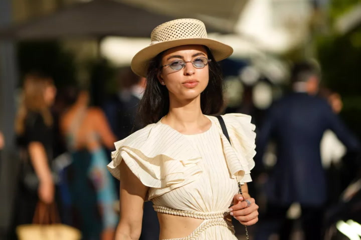 15 Summer 2022 Fashion Tricks: How to Accessorize Summer Outfits