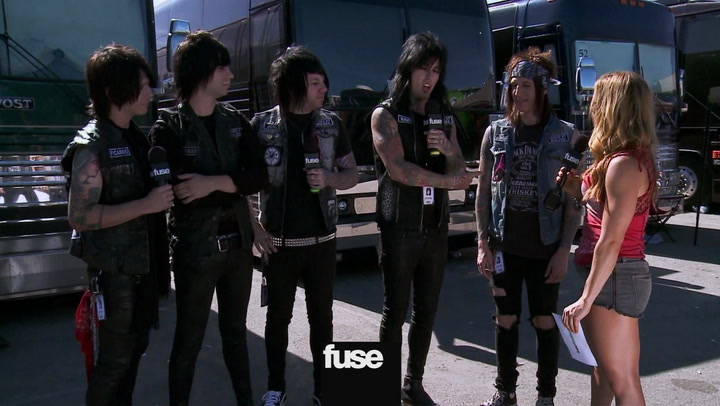 Festivals: Warped Tour:Falling in Reverse Explain Their Matching Vests and What Inspired Them