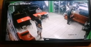 Video del asalto de hombres vestidos de policías en autolote de San Pedro Sula