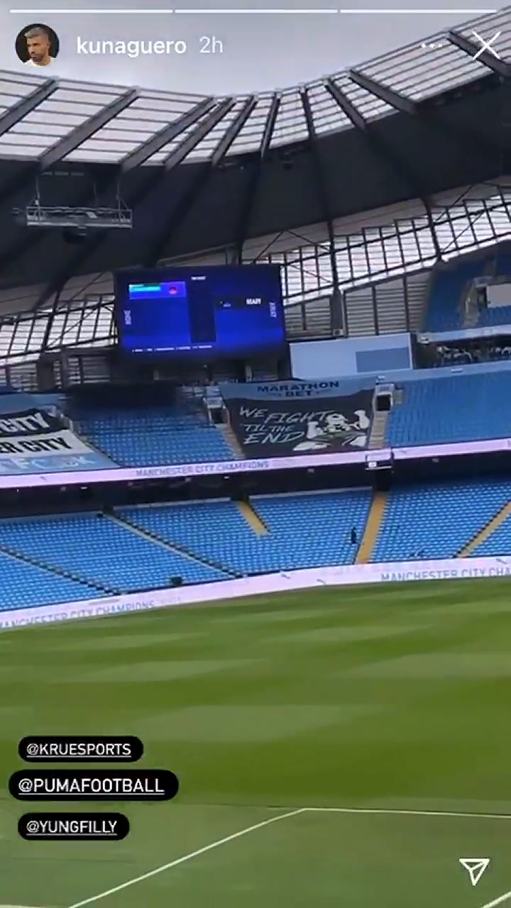 El Kun Agüero jugó al FIFA en la pantalla gigante del estadio del Manchester City