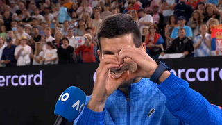 Djokovic le cantó el feliz cumpleaños a su mamá después de pasar a semifinales del Abierto de Australia