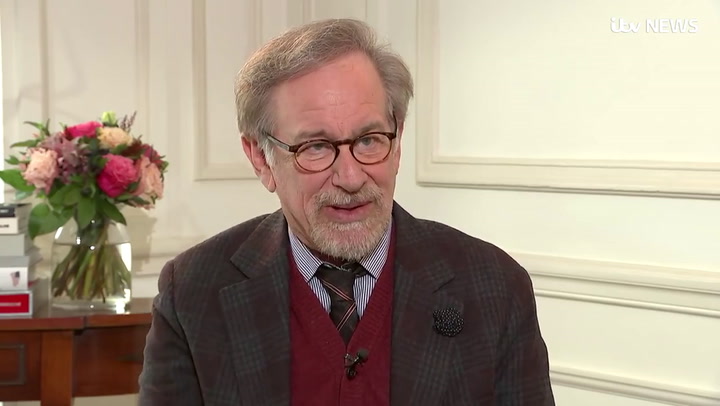 Steven Spielberg cree que los films de Netflix no deben competir en los Oscar