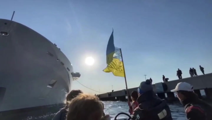 Ukrainian protesters try to block Roman Abramovich’s £430m yacht from docking in Turkey
