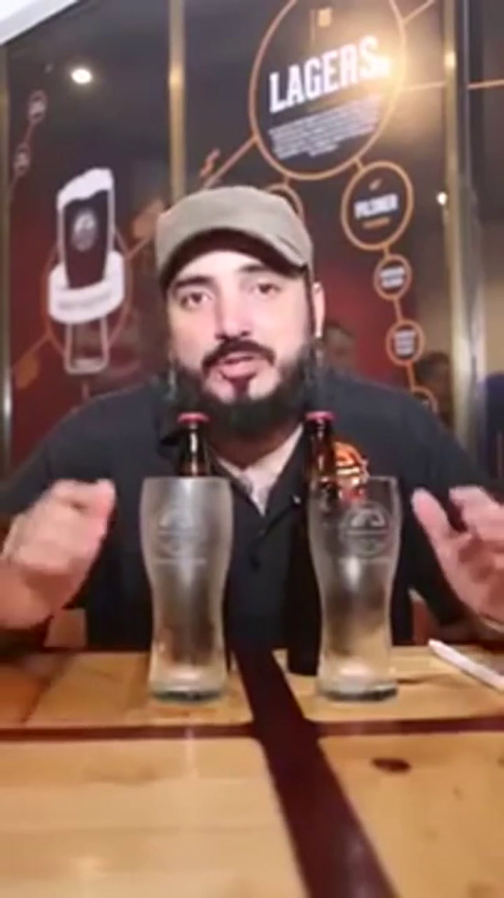 El video viral que explica por qué servir la cerveza con espuma es lo correcto - Fuente: YouTube