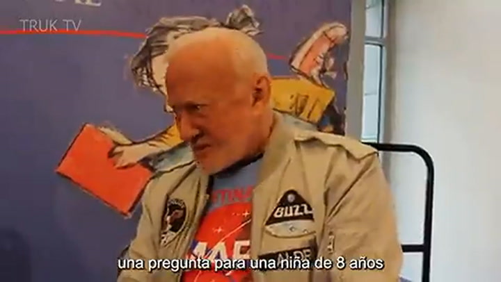 Buzz Aldrin le admitió a una niña de 8 años que la NASA nunca fue a la Luna