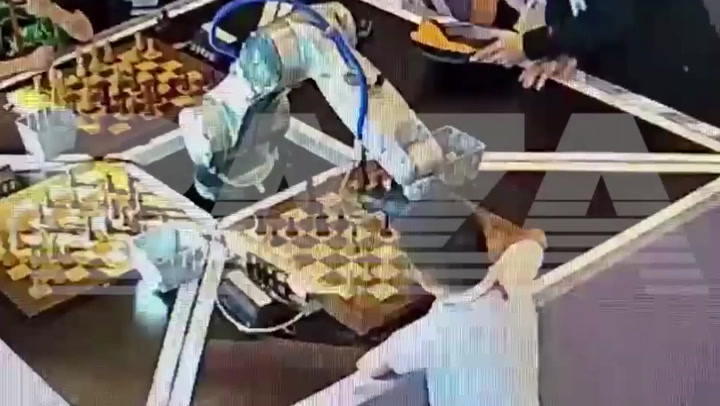 Chess robot breaks seven-year-old's finger