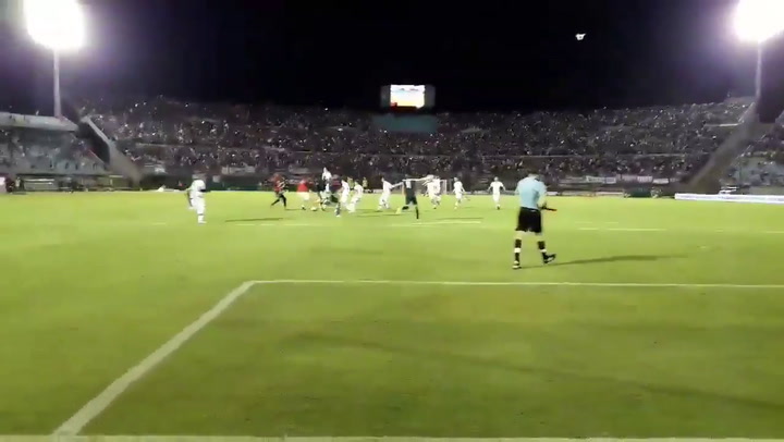El penal decisivo en Nacional vs Peñarol - Fuente: Twitter @Futbolycalefon