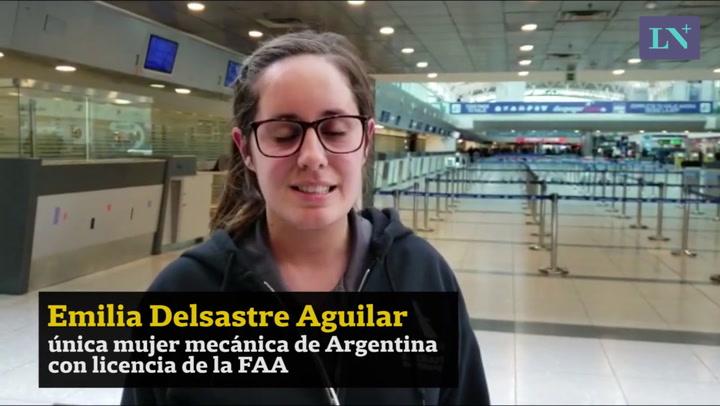 Emilia Delsastre Aguilar, única mujer mecánica de Argentina con licencia de la FAA