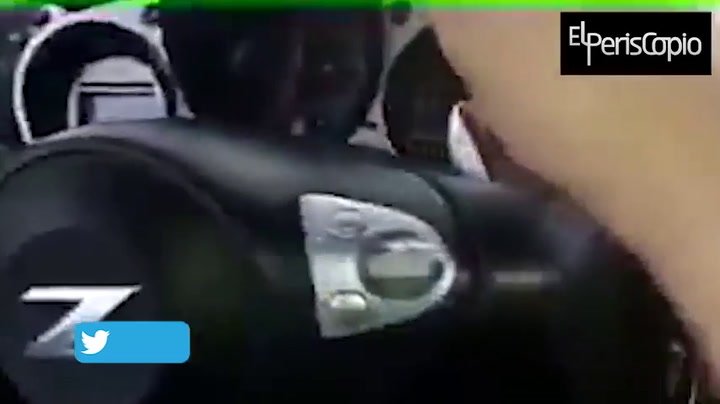 Miguel Piñera manejando a alta velocidad - Fuente: Youtube