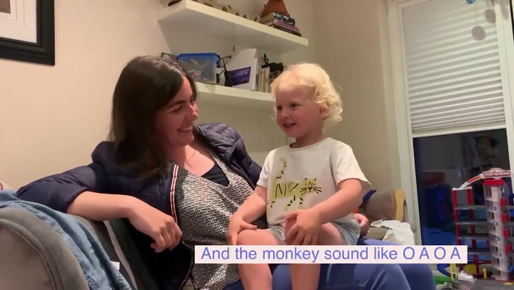 Two-year-old girl switches between English and sign language