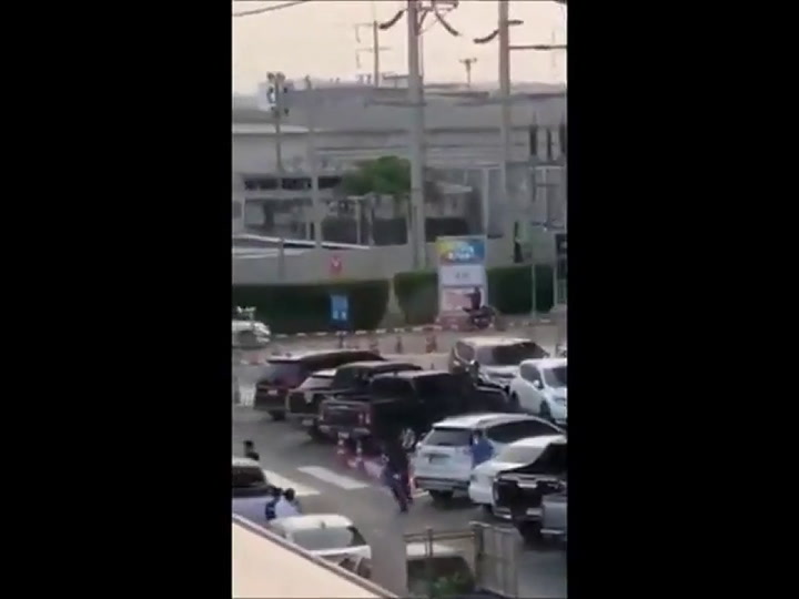 Un soldado atacó en un shopping en Tailandia y se atrincheró: más de diez muertos - Fuente: Twitter