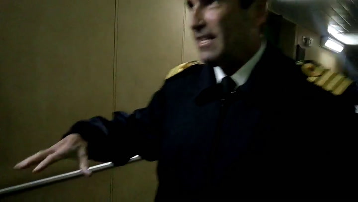El Comandante Carlos María Allievi dirige una recorrida por el Irízar