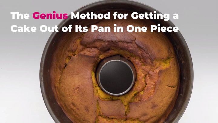How to Get a Stuck Cake From a Pan