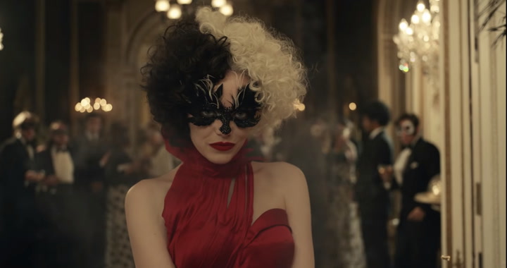 Emma Stone Has More than 45 Costumes in Cruella