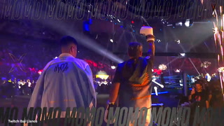 La Velada del Año II: Momo entró al ring escoltado por Duki y Coscu