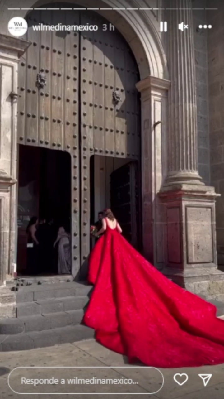 Quién diseñó el espectacular vestido de XV años de Emily Cinnamon, hija del  Canelo Álvarez - Infobae
