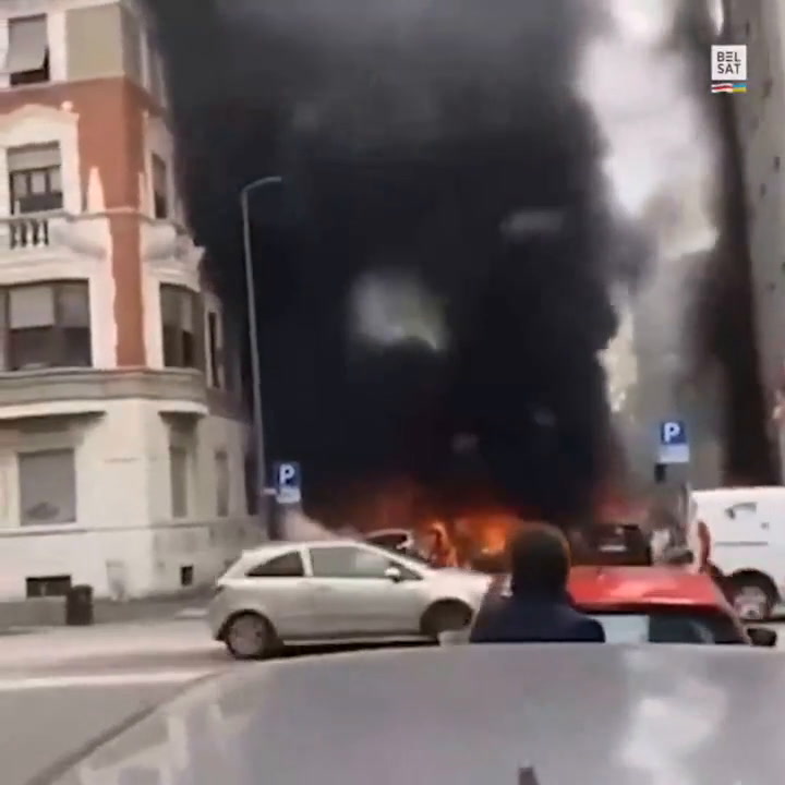 Explosión e incendio de una camioneta en Milán