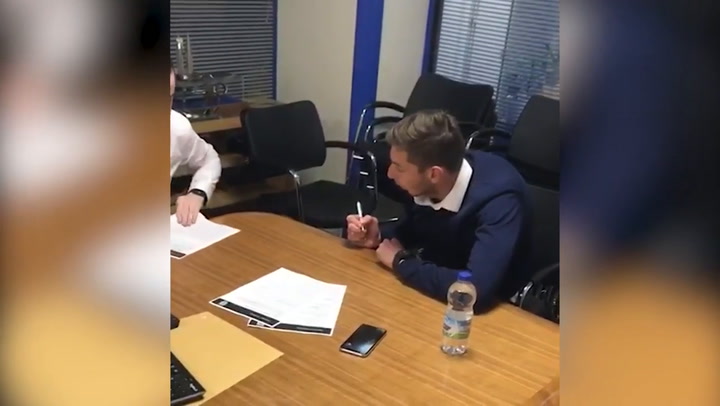 Emiliano Sala: apareció un inédito video firmando con Cardiff 3 días antes de su muerte - Fuente: