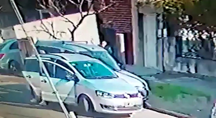 Asalto al conductor de una camioneta en Villa Madero