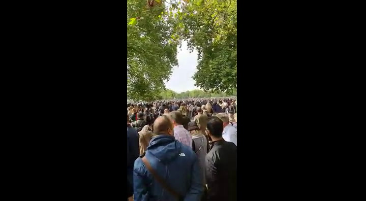 Hyde Park, el punto de encuentro de los ciudadanos para ver el funeral en pantallas grandes
