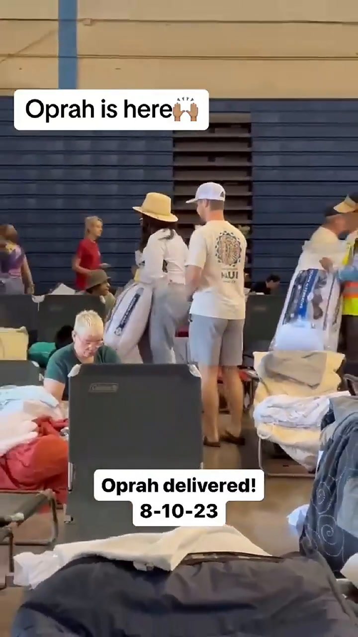 Una de las primeras visitas de Oprah para ayudar a los damnificados