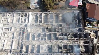 Vista aérea revela la devastación total del Hospital de Roatán tras incendio