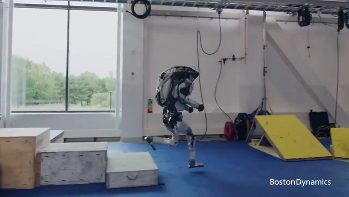 Los robots de Boston Dynamics ahora hacen parkour