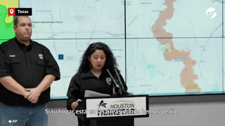 Houston: cierran escuelas y evacuan a la población