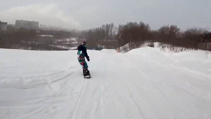 La niña rusa de siete años que bate récords de snowboard