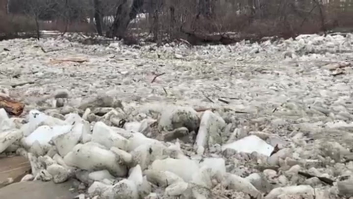 Pennsylvania: River packed with icebergs after storm