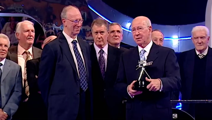 Bobby Charlton wins lifetime achievement award from brother Jack in resurfaced footage