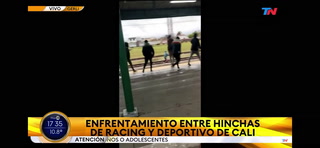 Hinchas de Racing se enfrentaron con hinchas de Deportivo Cali