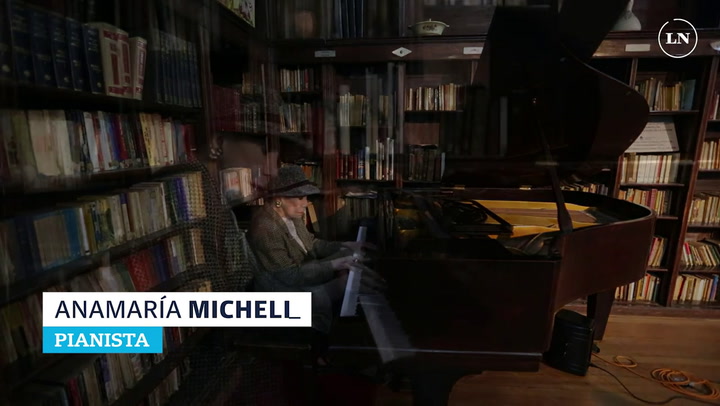 Anamaría Micheli no deja de tocar el piano, su primera amor