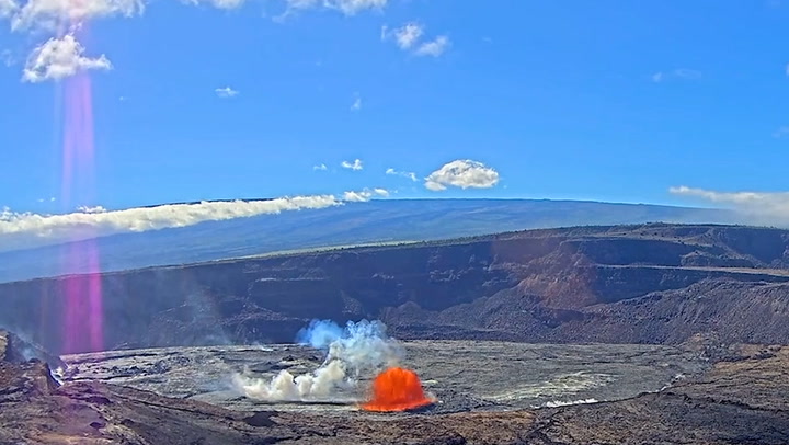 Moment Kilauea lava bursts through volcano's crater captured on camera.mp4
