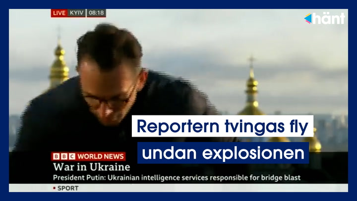 Reportern tvingas fly undan explosionen