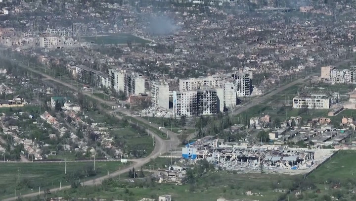 Moment shell explodes in Bakhmut amid heavy fighting