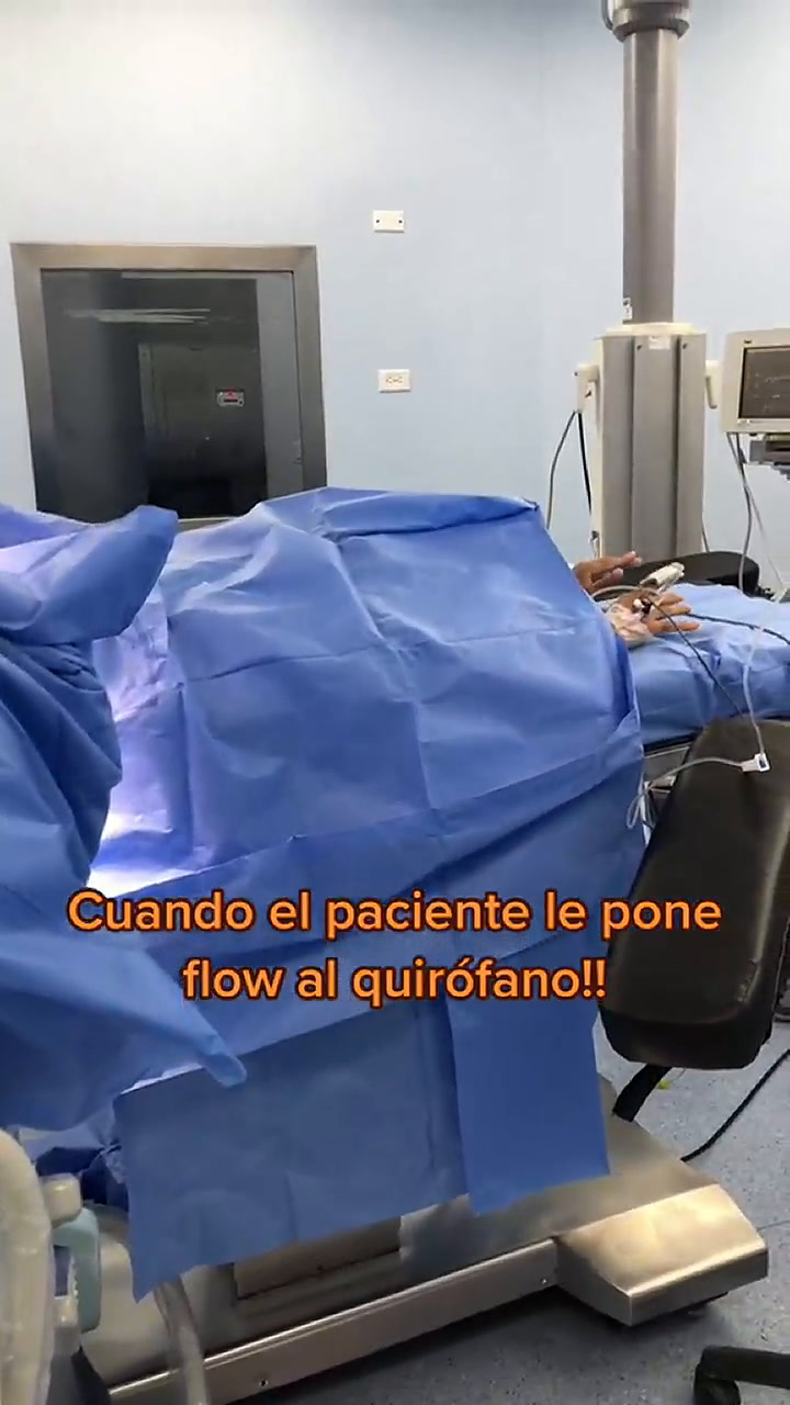 Pusieron música en plena operación y la reacción del paciente los sorprendió