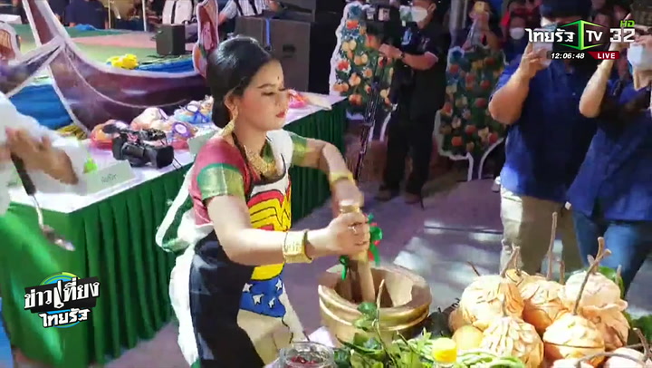 เที่ยงกินฟินเที่ยว : ลีลาตำกระท้อนของดีเมืองลพบุรี