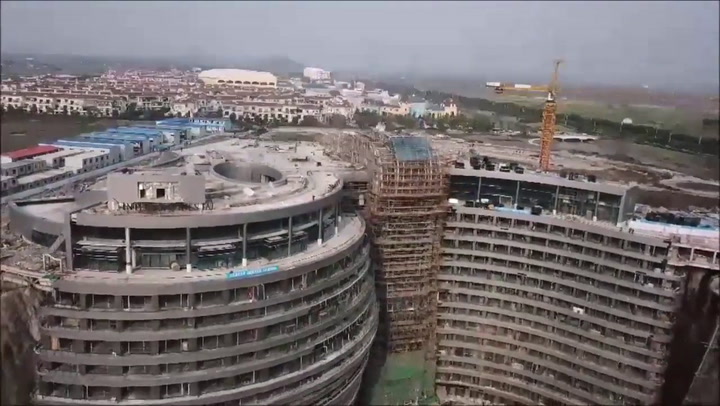 El Intercontinental Shanghai Wonderland visto desde un drone - Fuente: YouTube