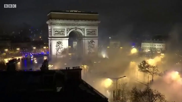 Quiénes son los chalecos amarillos de Francia y por qué están protestando - Fuente: BBC