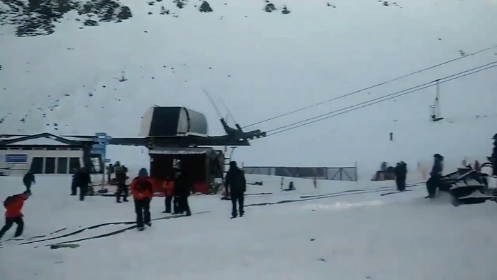 Un incendio destruyó la confitería del centro de ski La Hoya  - Fuente: Twitter