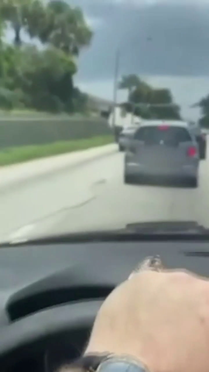 Miami: un tirador atacó a un hombre en la autopista